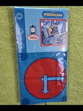 NWT Thomas & Friends - KIDs PILLOWCASE Standard  RED & BLUE BEDTIME EXPRESS (Q1)
